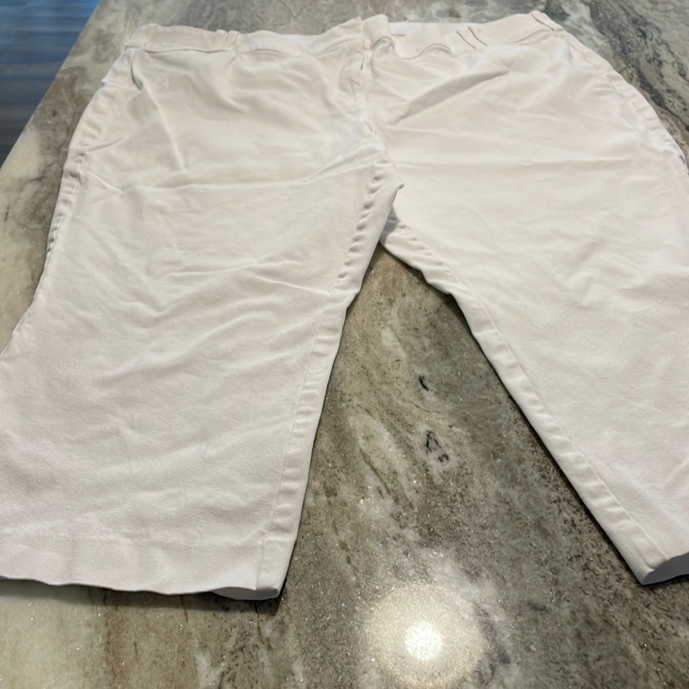 White crop pants.